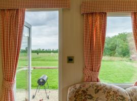 Toad Hall, Self Catering, Sleeps Four, pet-friendly hotel in Southam