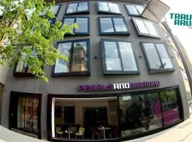 Hotel TraumRaum - "SELF CHECK IN"