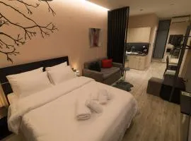 Elegant Studio