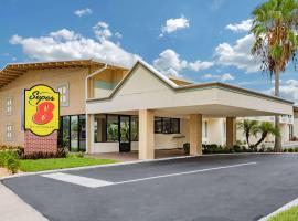Super 8 by Wyndham Melbourne, hotel v destinaci Melbourne