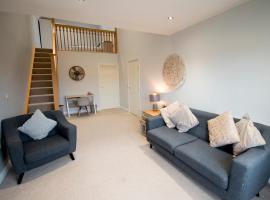 Entire Duplex apartment for up to 6 guests, free wifi, apartemen di Darlington