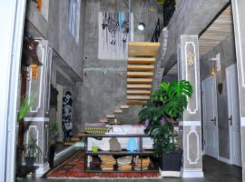 Art House Sweet home: Çimkent şehrinde bir hostel