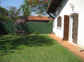 Hospedagem UniCanto, habitación en casa particular en Campinas