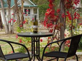 Severn River Cottages, villa í Severnlea