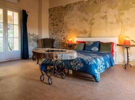 B&B Bacchus Grotto with only 1 suite 45m2 plunge pool privé, хотел в Cairanne