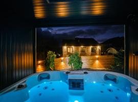 Rockside - Luxury 1 bedroom home with hot tub central, parking pet friendly hot tub turns off 930pm, hotell i Windermere