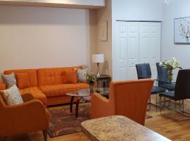 RELAXING 3 BR WITH FREE PARKING AT THE SEQUOIA, hotel cerca de President Lincoln's Cottage, Washington