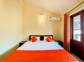 Orchid,1BHK w pool w WIFI close to the beach by Roamhome, hotel in Navelim