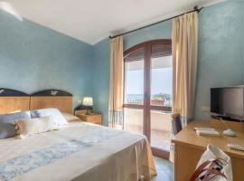 Hotel Villa del Mare Solanas، فندق في سولاناس