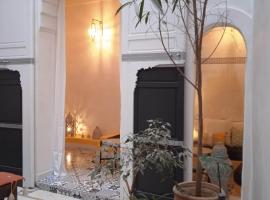 DAR ORANGE : LIVE THE DIFFERENCE, hotel em Fez