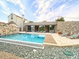 Luxury Jerini House with pool and wellness