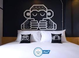 Blu Monkey Hub & Hotel Suratthani - SHA PLUS Certificate, hotel in Suratthani