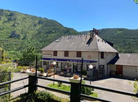 Hotel du Luxembourg, hotel dicht bij: Luchthaven Brenoux - MEN, Balsièges