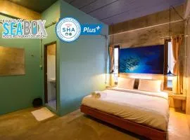 Seabox Khaolak Hostel