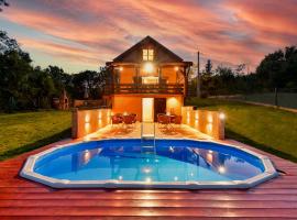 Jungle House with private pool and hot tub, отель в городе Sveti Ivan Zelina