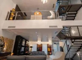 Venue C , Luxury 7 Bedroom Mansion