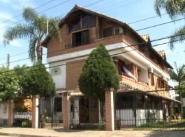 Dell Osky Pousada, serviced apartment in Florianópolis