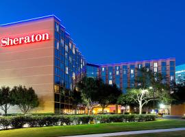 Sheraton Houston Brookhollow, hotel in zona Karbach Brewing Co., Houston