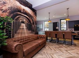 BOOTique House - Luxury Group Accommodation in Wakefield: Wakefield şehrinde bir otel