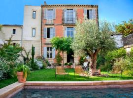 La Maison Rouge d'Uzes B&B, hotel boutique em Uzès