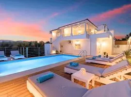 Etoile Villa Heated Pool