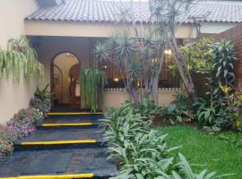 Villas Del Sol Bed & Breakfast – hotel w pobliżu miejsca Tor wyścigów konnych Hipódromo de Monterrico w mieście Lima