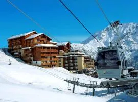 Appartement 6 places aux pieds des pistes avec piscine, wifi et parking privé, salle de bain refaite à neuf