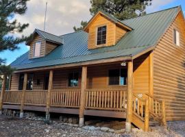 Log Cabin Zion Retreat. Walking distance to East Zion Trails, cabin sa Orderville