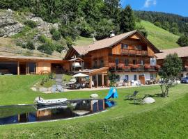 Apartment Himmelreichhof, farm stay in San Candido