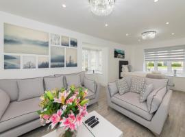 Greenfield's - New Modern 3 Bedroom Home - Johnstonen Close, Bracknell, hótel í Bracknell