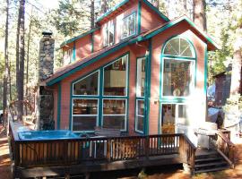 Bear Crossing, hotel in Wawona