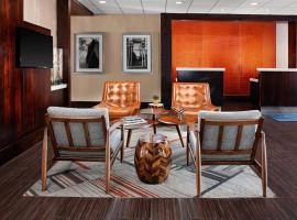 Four Points by Sheraton Memphis East, отель в Мемфисе, рядом находится Хрустальный грот