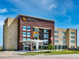 La Quinta Inn & Suites by Wyndham Terrell, отель в городе Террелл