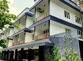 Emperor-Hotel Rachana Continental Pvt Ltd, hotel em Kizhake Chālakudi