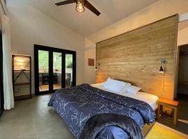 Tree of Life Cabinas, hotel en Dominical