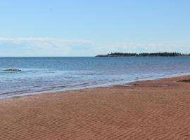 Cottages On PEI-Oceanfront، بيت عطلات شاطئي في Bedeque