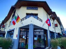 Hôtel Le Savoie、アルベールヴィルのホテル