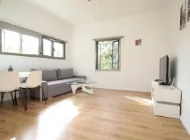 Peaceful Apartment Next To Gordon Beach By Vacay