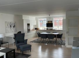 CITY LUX APARTMENT, 2 FULL BATHROOMs