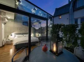 Main Square Studio with TERRACE & Air condition
