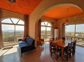 Wilga Summit Apartment A, hotel en Qala