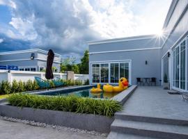 A Day-Away Pool Villa , Huahin Cha-am, hotel en Ban Phu Wai