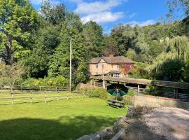 Garden House, holiday home in Nailsworth