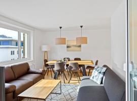 Apartment Via Surpunt - Ruben- 5 Rooms, alloggio vicino alla spiaggia a Sankt Moritz