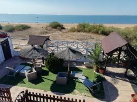 Hostal Playa Mazagon (El Remo), hotel de playa en Mazag&oacute;n