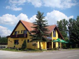 Restaurace penzion Rafael, casa de hóspedes em Dlouhá Brtnice