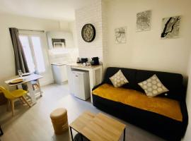 ENGHIEN-LES-BAINS: studio au cœur du centre ville., location de vacances à Enghien-les-Bains