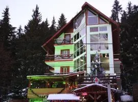 Villa Select
