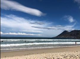A Relaxing Getaway with Ocean Views, hotel con parking en Ciudad del Cabo
