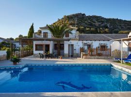 Casa Carrillo, hotel in Iznájar